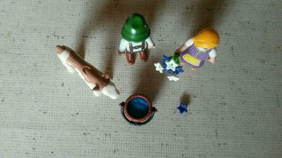 Playmobil 2 Kinder Kälbchen Eimer Blumenstrauß in Hohnhorst