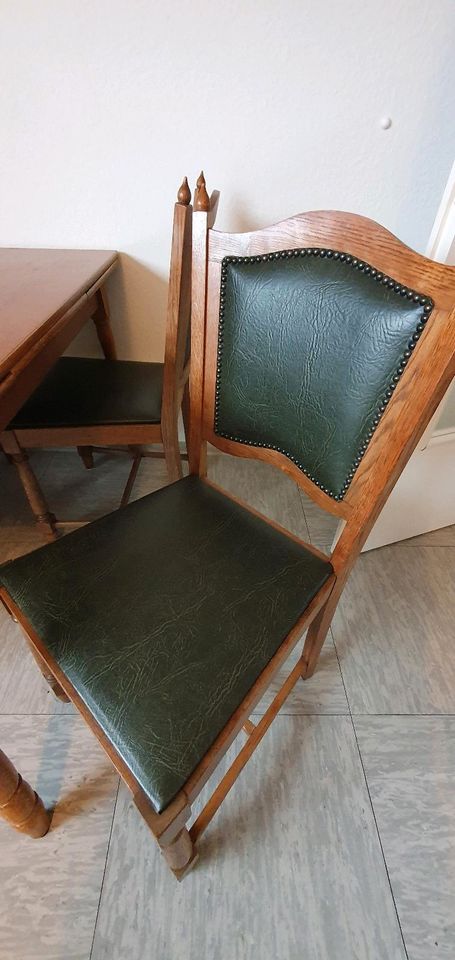 Esstisch mit Stühlen in Mönchengladbach
