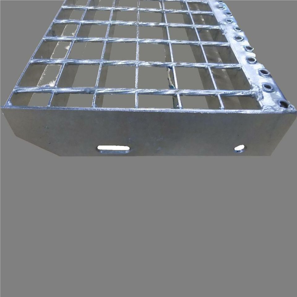 Gitterroststufen Stahl Verzinkt Treppenstufen Metall Stufe 900x240x30/30mm 