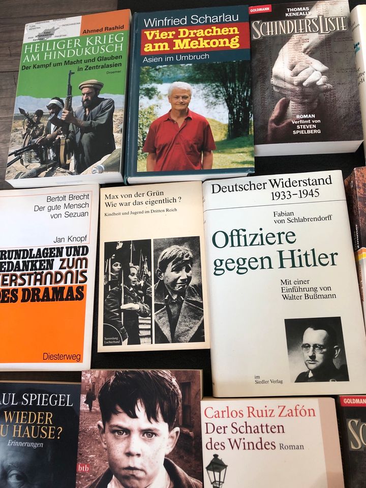 Bücher Romane über Krieg für 29€ GEsamt in Paderborn