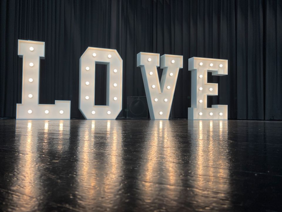 XXL LOVE LED Leuchtbuchstaben 1,20m Hochzeit NEU Kaufen in Westerwaldkreis - Großholbach
