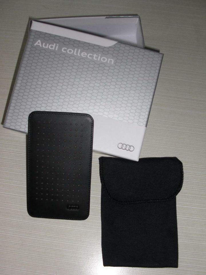 Audi Collection Lederetui für Smartphone, schwarz gemustert in Bayern - Gammelsdorf