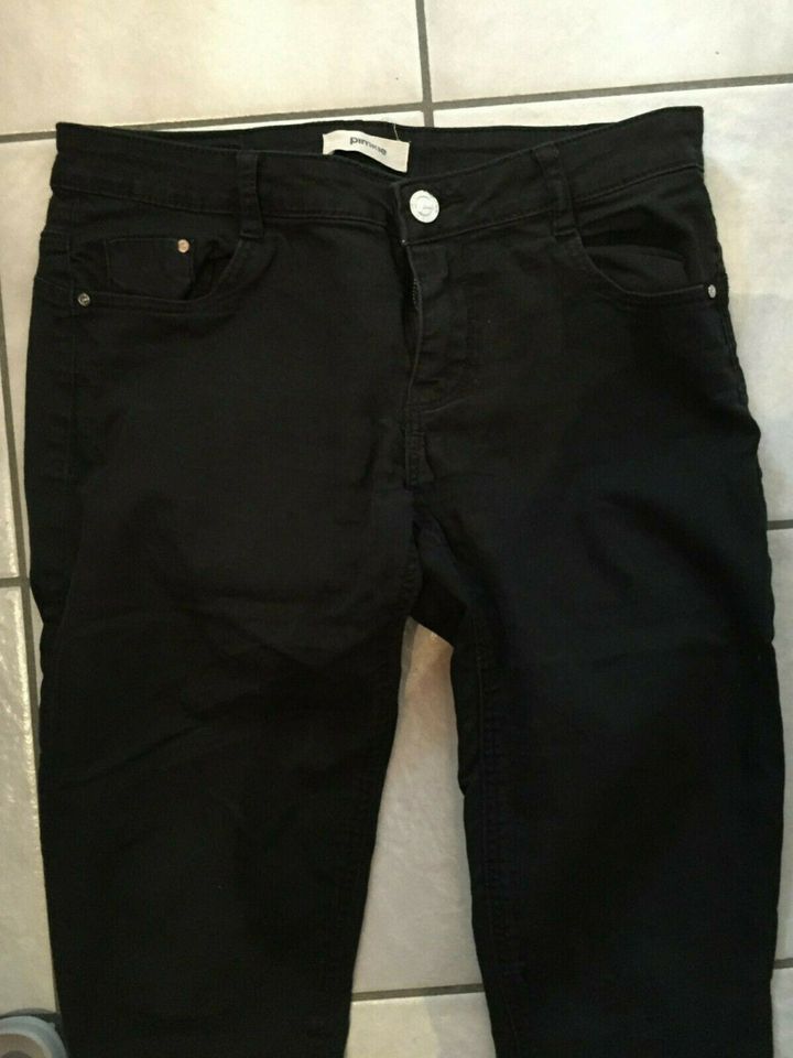 Kleidung in S, Komplettpaket, Jeans, Shorts, 14 Teile in Nordrhein-Westfalen - Castrop-Rauxel
