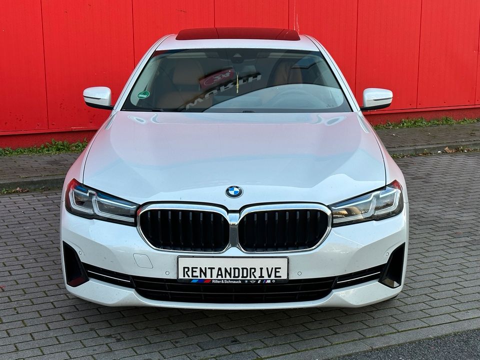 Hochzeit Automieten Der  Neue BMW 520(2022 Modelle)  in Weiß in Berlin