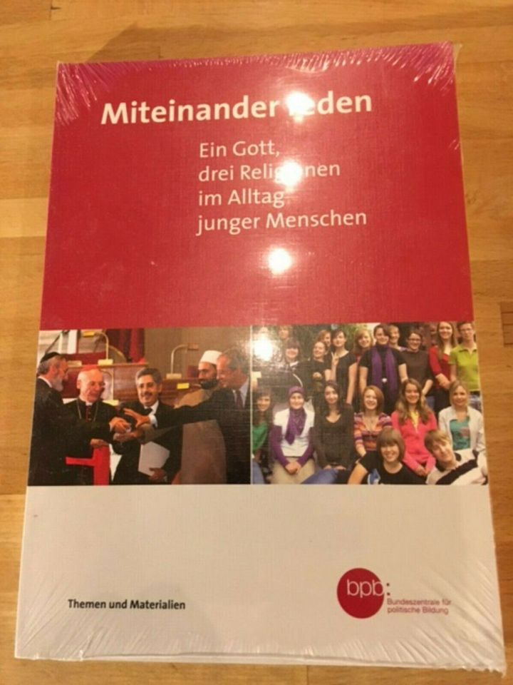 Paket Unterrichtsmaterialien Demokratie/Menschenrechte etc. in Leipzig