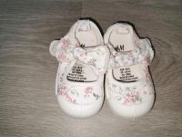 Baby Mädchen Sandalen mit Klettverschluss Gr. 18/19 von H&M Baden-Württemberg - Schwäbisch Gmünd Vorschau