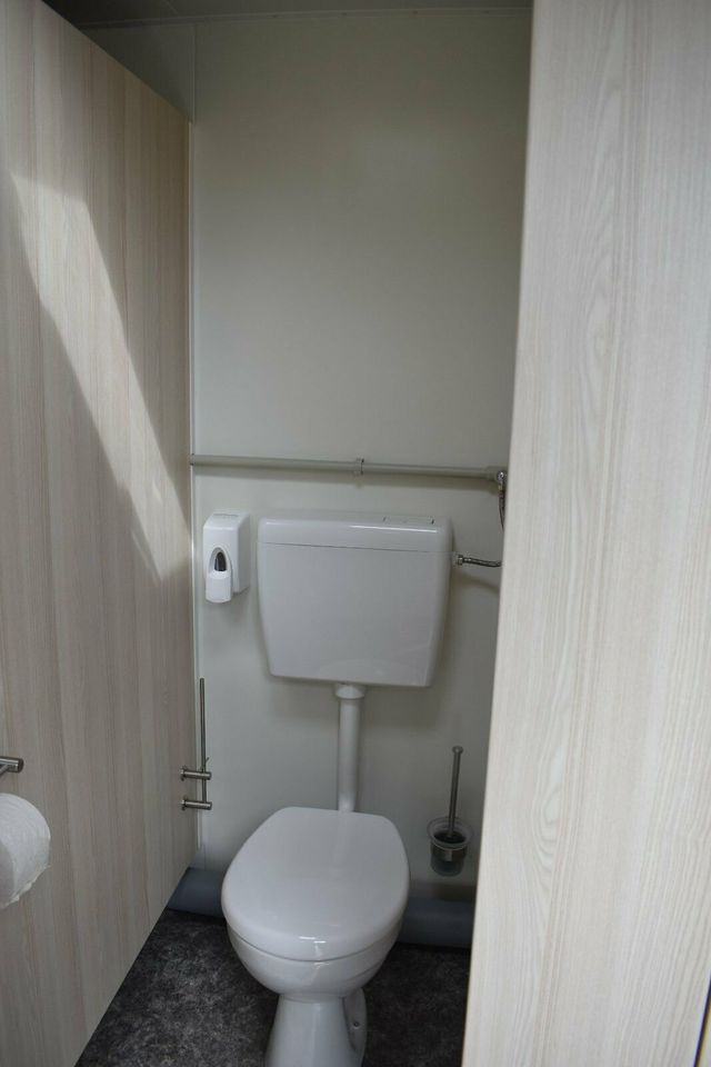 Toilettenwagen, WC-Anhänger, Klowagen in Steinhöring