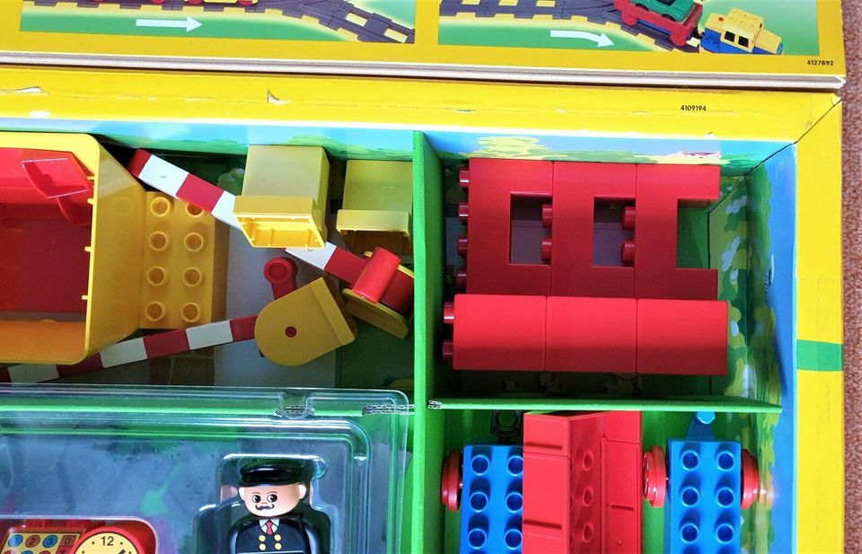 Lego Duplo Eisenbahn 2745 Millennium in OVP plus Schienen in Essen