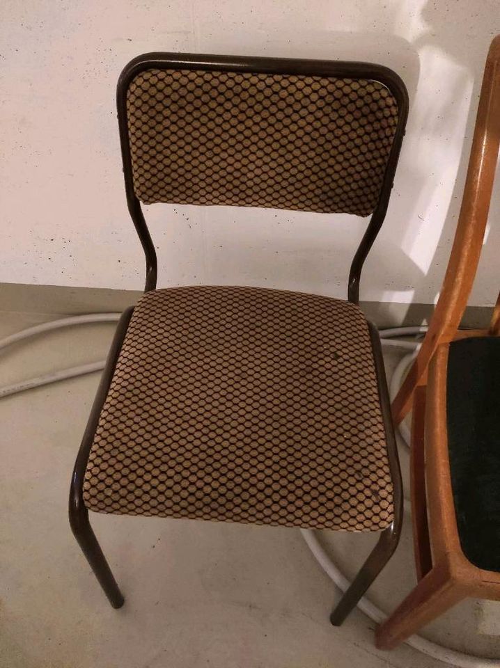 Stuhl Metall Sitzmöbel Küchenstuhl Polster Metallgestell in Bottrop
