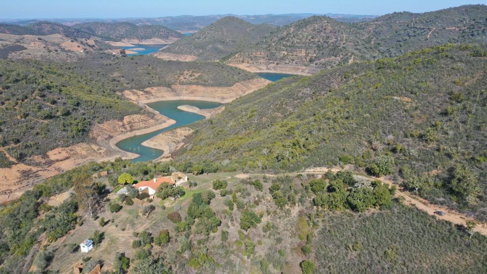 Portugal 17.000 m² Seegrundstück Bauland am Ufer Santa Clara See in Sögel