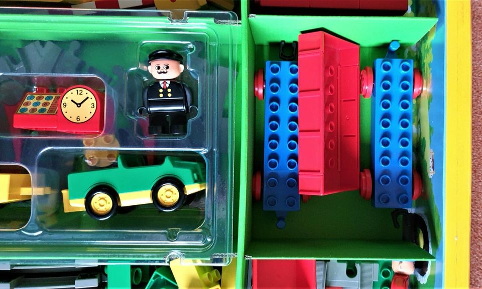 Lego Duplo Eisenbahn 2745 Millennium in OVP plus Schienen in Essen