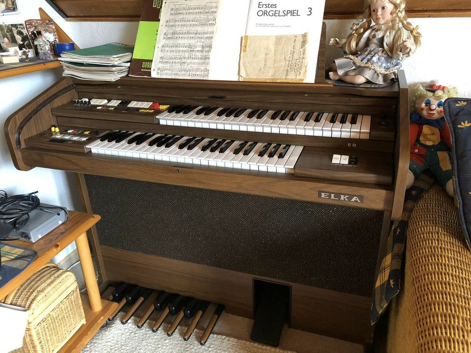 Elektrische Orgel neuwertig in Scharbeutz