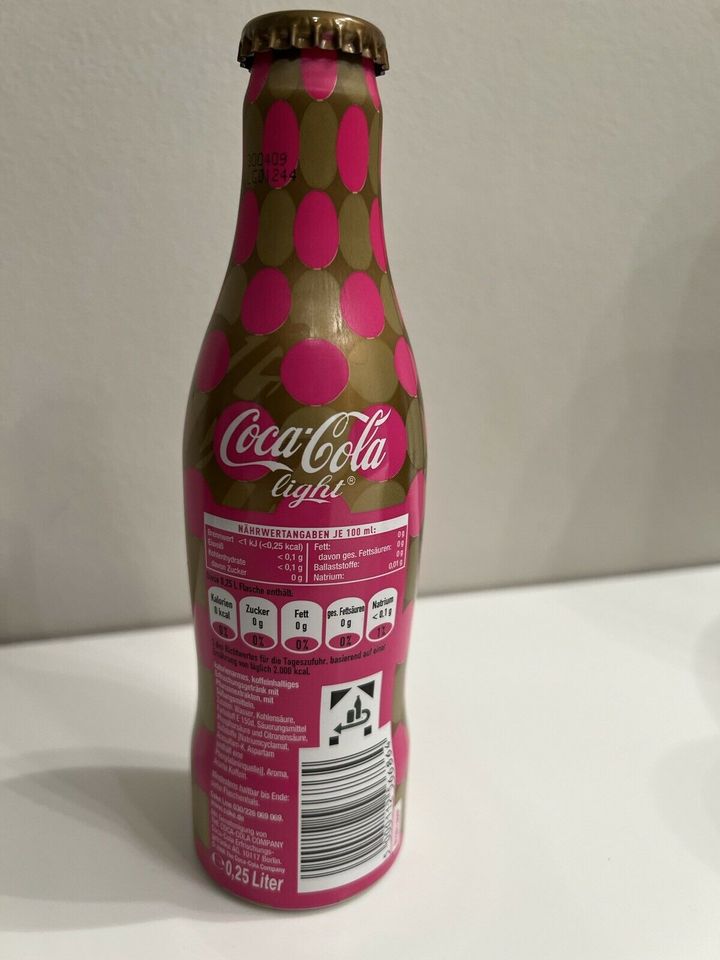Black Friday# Limited edition Coca Cola light von Zac Posen in Hamburg