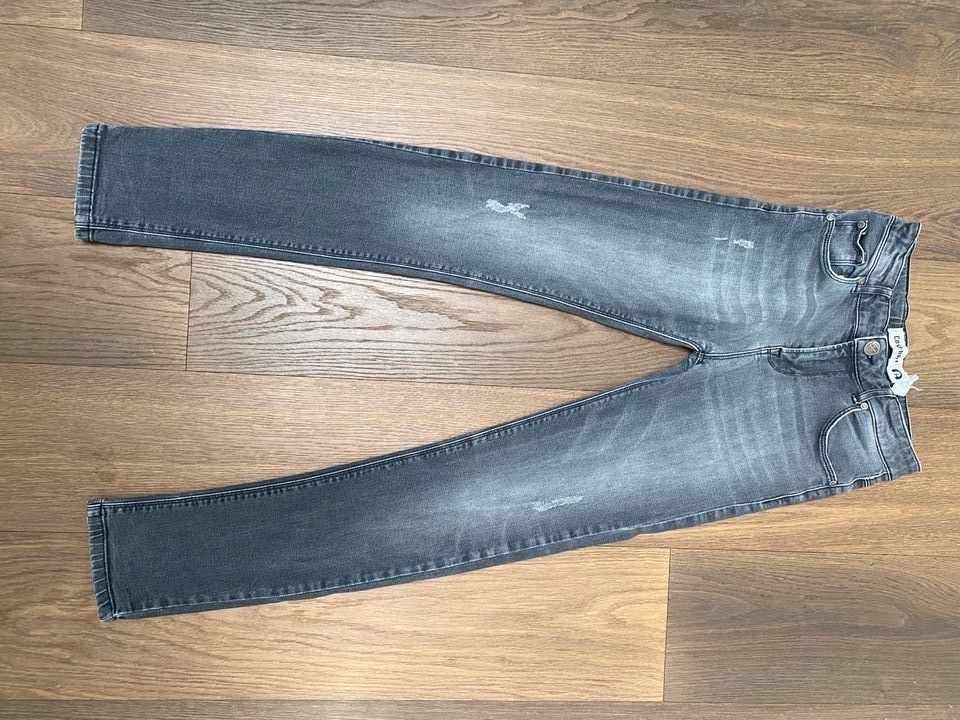Anvendt kursiv buket Schwarze Jeans von Costbart Modell Enrico Gr. 152 in München -  Thalk.Obersendl.-Forsten-Fürstenr.-Solln | eBay Kleinanzeigen