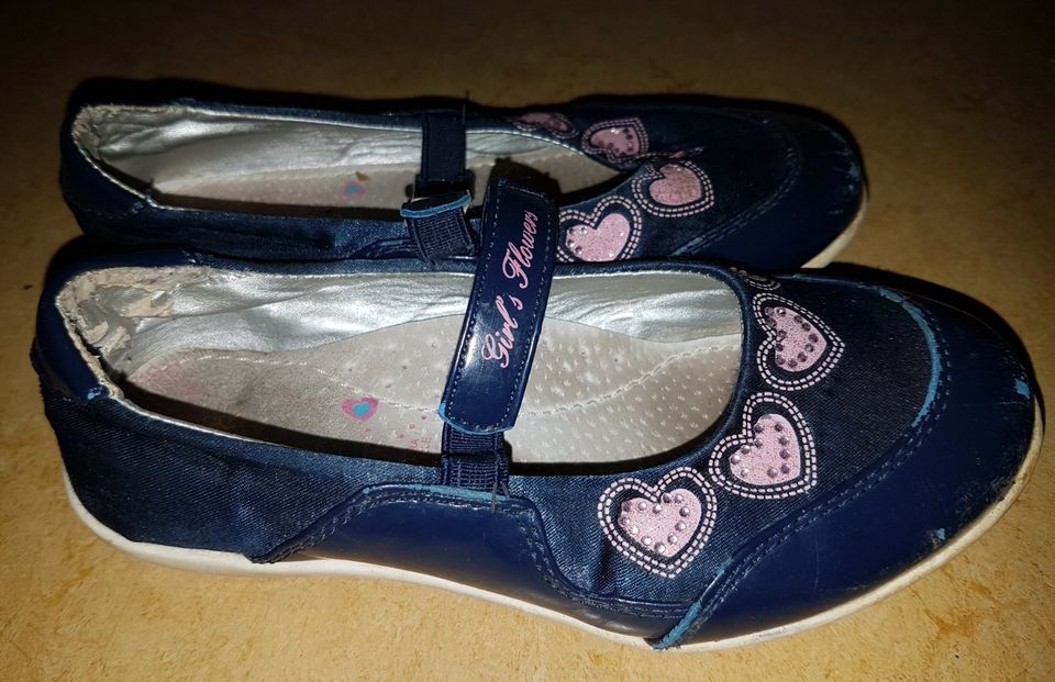 4 Paar Schuhe / Sandalen für Mädchen in den Gr. 29, 30 und 31 in Hamburg