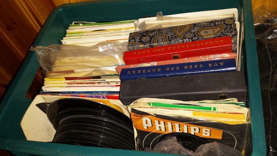 Schallplatten Singles 40er 50er 60er Kult retro alt ca. 400 in Bad Oldesloe