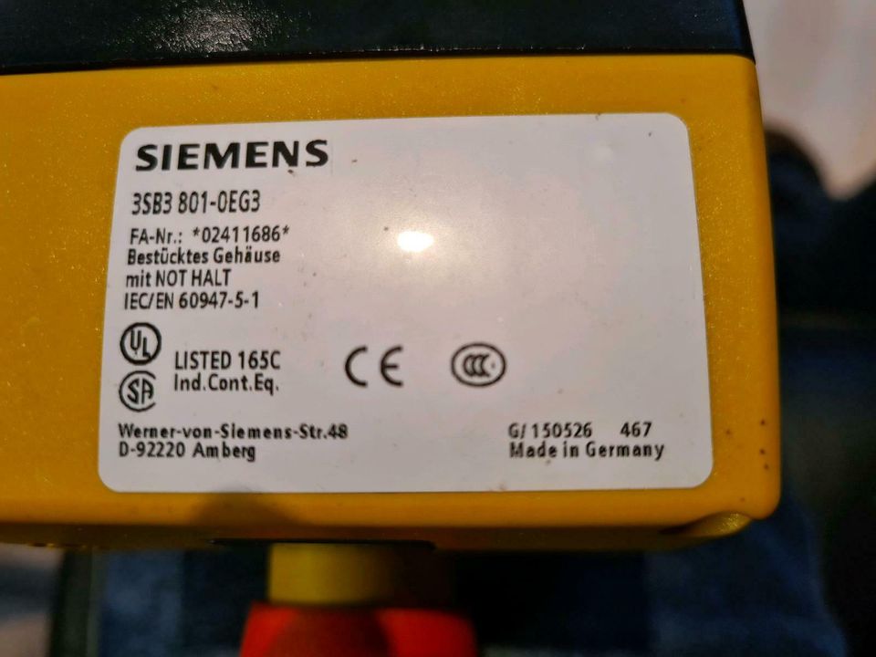 SdfkPlakette _ Notaus Not Aus Taster Schalter rot gelb mit Kragen Siemens 3SB 
