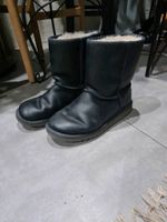 UGG Boots Stiefel Gr.36 Leder Schwarz Versand Nordrhein-Westfalen - Baesweiler Vorschau