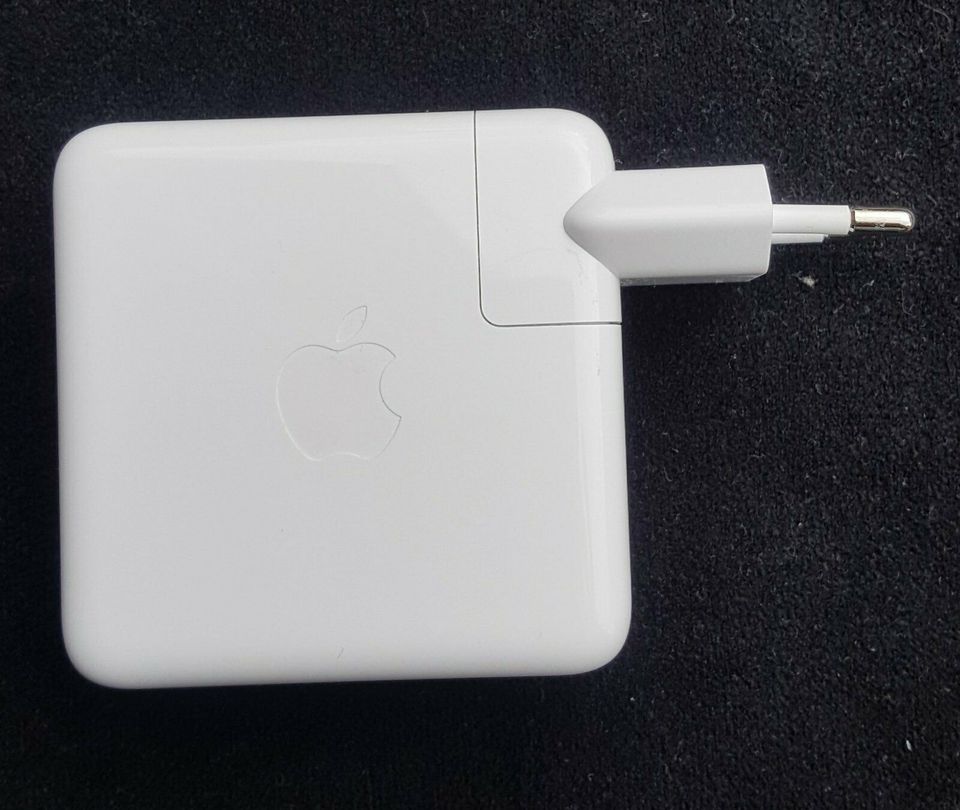 Apple USB-C Power Adapter mit Apple USB-C Charge Cable (2 m) in Hamburg-Nord - Hamburg Barmbek