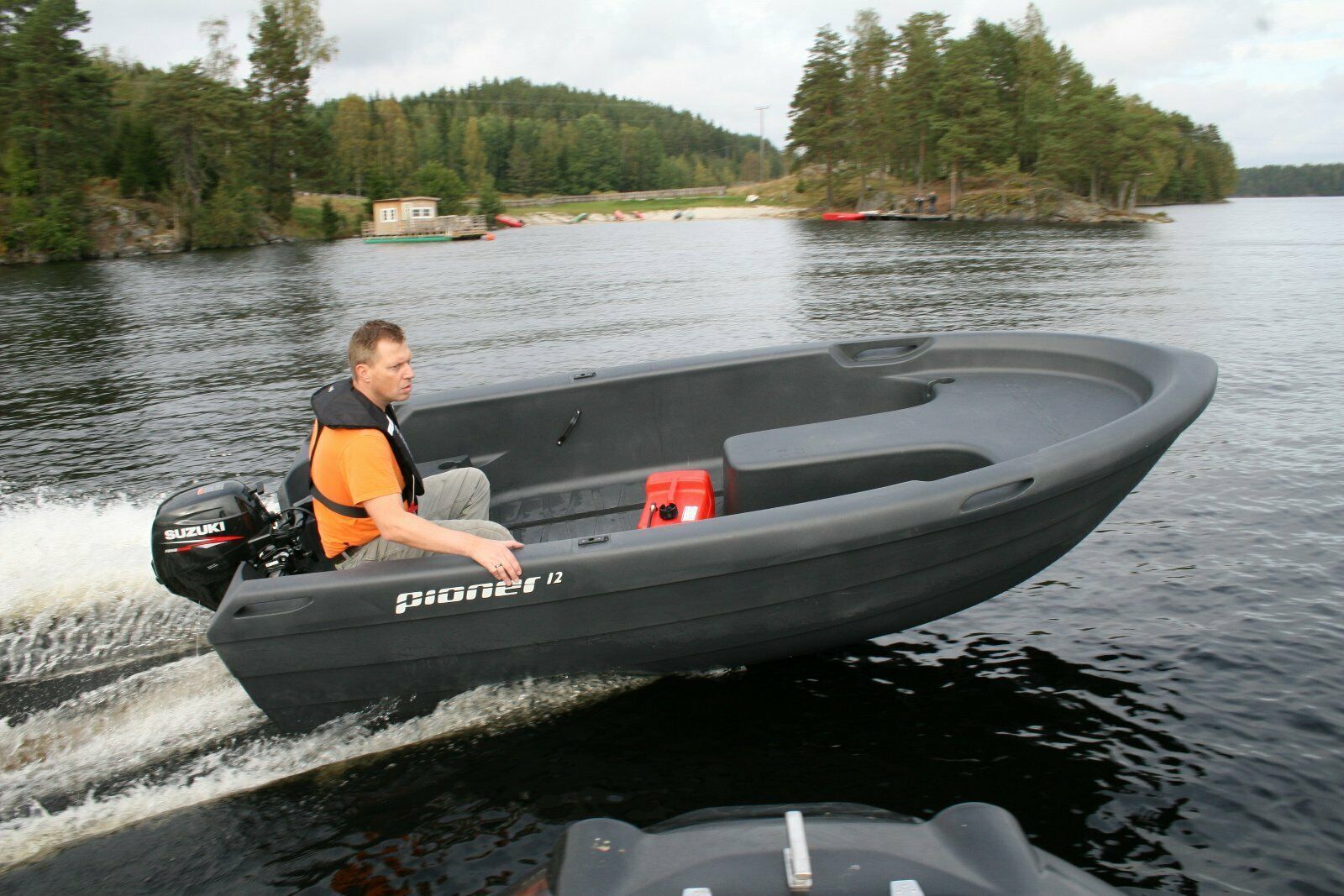 Pioner 12 Maxi - PE Boot Motorboot Sportboot Konsolenboot Ruderboot aus Polyehtylen gebraucht kaufen  