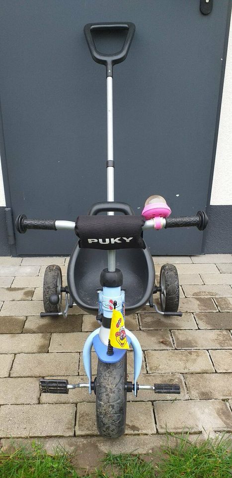 blaues Dreirad der Firma Puky in Baden-Württemberg - Willstätt
